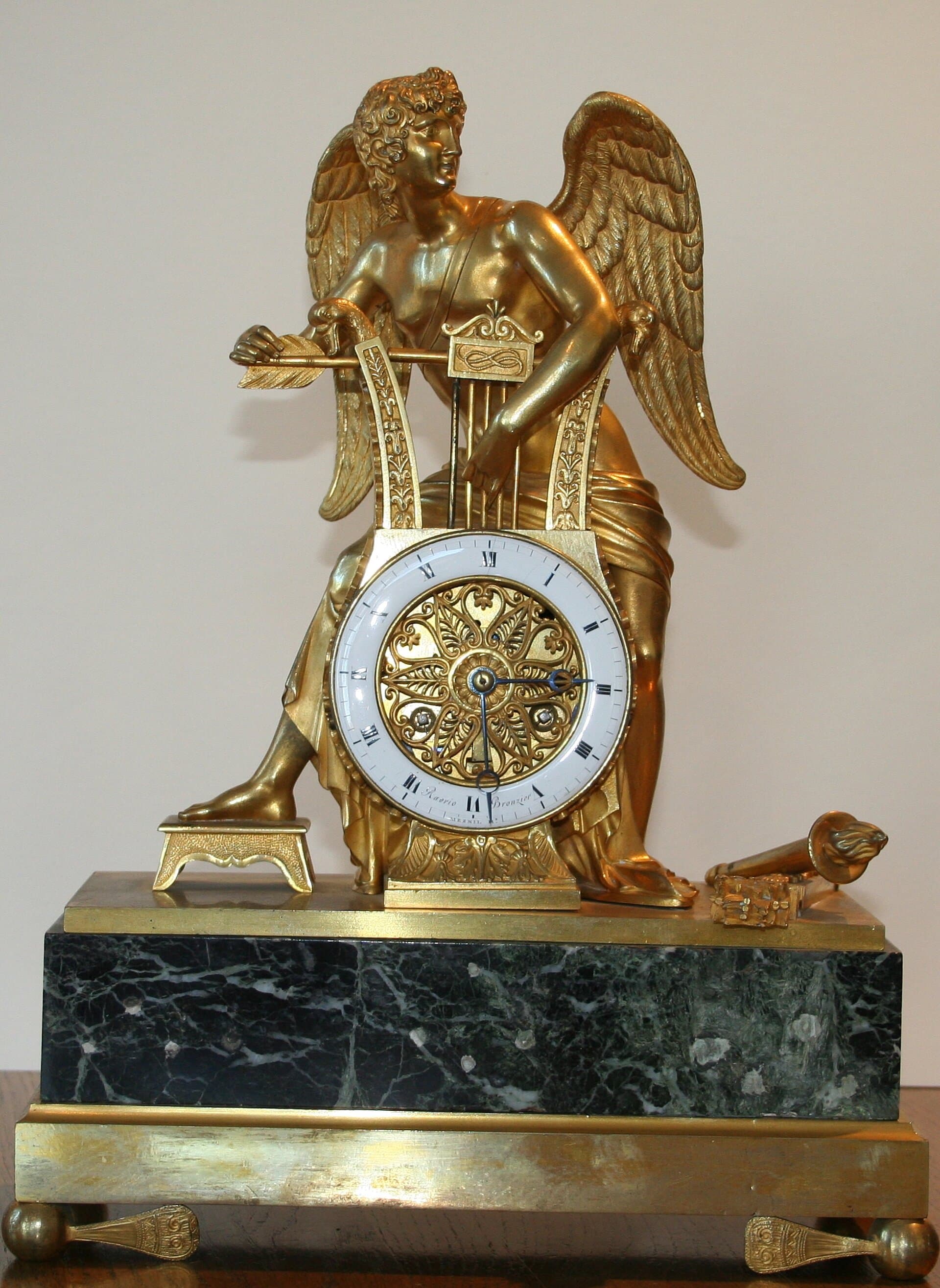 Object: M 150, André Antione Ravrio (1759 - 1814), Empire-Uhr 'Geflügelter Genius mit Lyra'